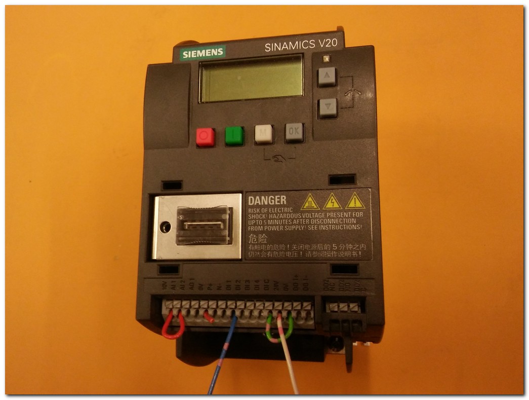 SIEMENS 6SL3210-5BB13-7UV0 SINAMICS V20 0,37KW SÜRÜCÜ 0,37 KW INVERTER