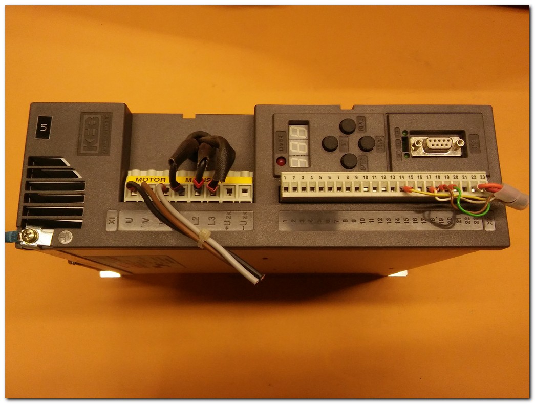 KEB 11.F0.R31-3429 3KW SERVO SÜRÜCÜ COMBIVERT 3 KW SERVO DRIVE