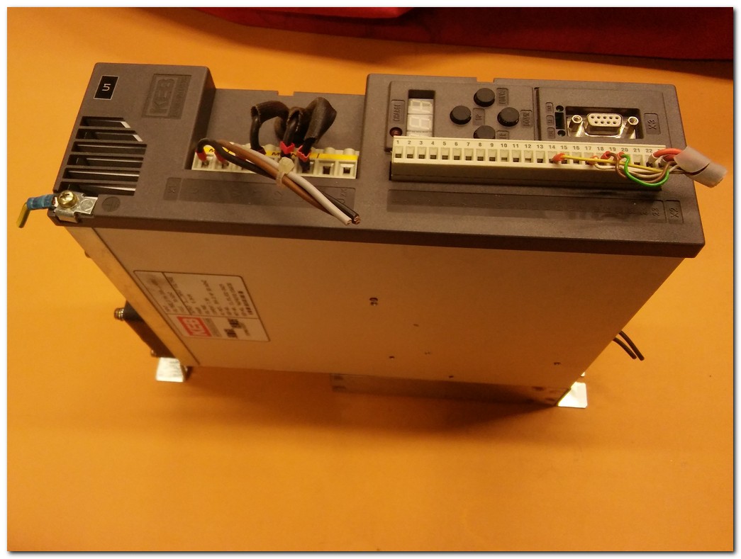 KEB 11.F0.R31-3429 3KW SERVO SÜRÜCÜ COMBIVERT 3 KW SERVO DRIVE