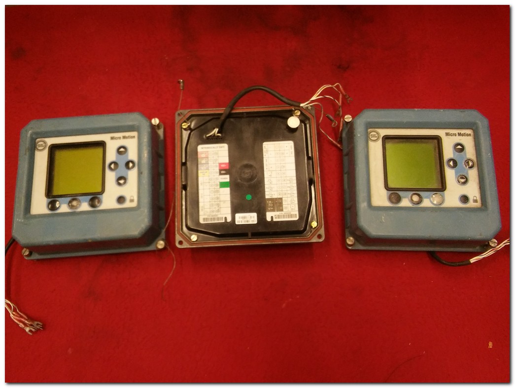 MİCRO MOTİON 3700 EMERSON CONTROLLER AND TRANSMİTTER DENETLEYİCİ VE VERİCİ ÜST KONTROL PANELİ