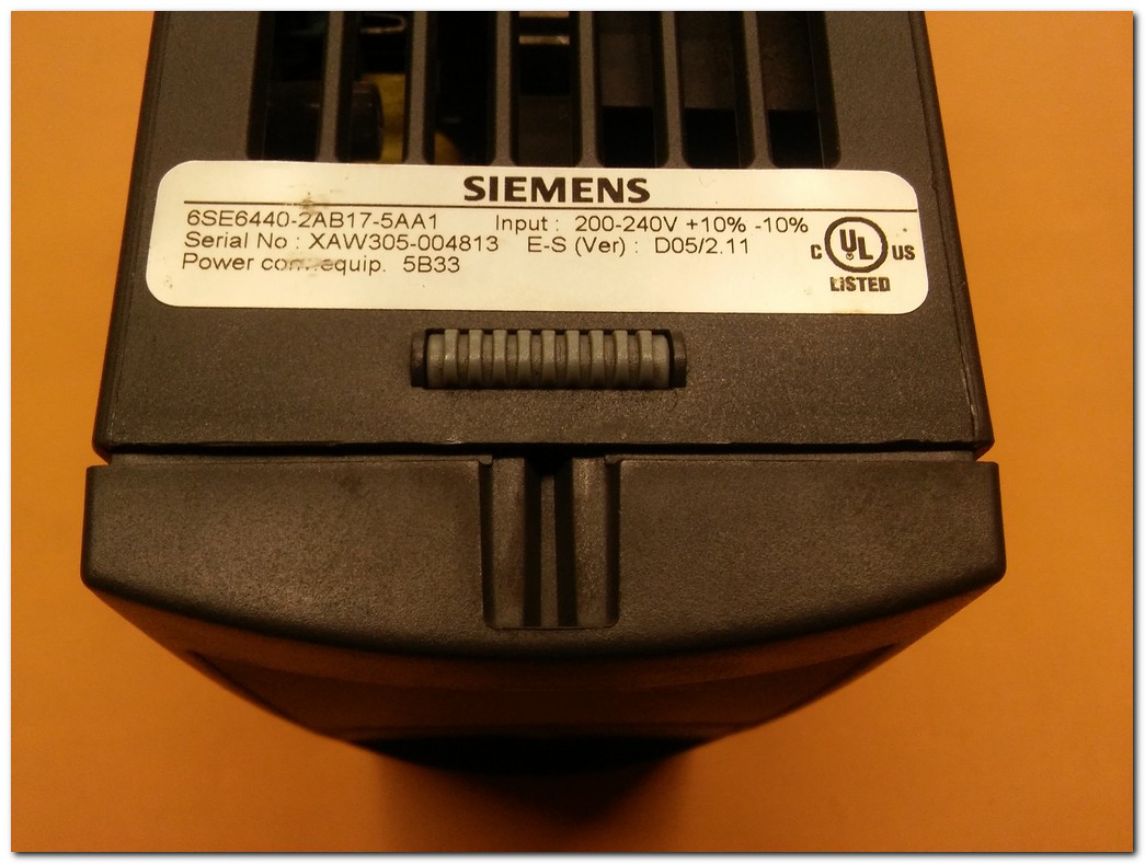 SIEMENS 6SE6440-2AB17-5AA1 0,75KW SÜRÜCÜ VE SIEMENS 6SE6400-2FS01-0AB0 SUPPLEMENTARY EMC FILTER HARMONİK FİLTRE