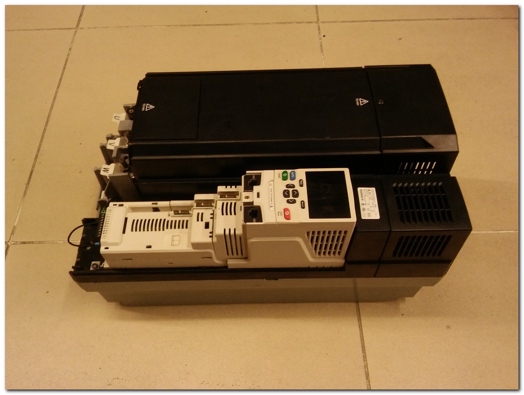 CONTROL TECHNIQUES F300-074 00940 A 45KW SÜRÜCÜ EMERSON 45 KW INVERTER