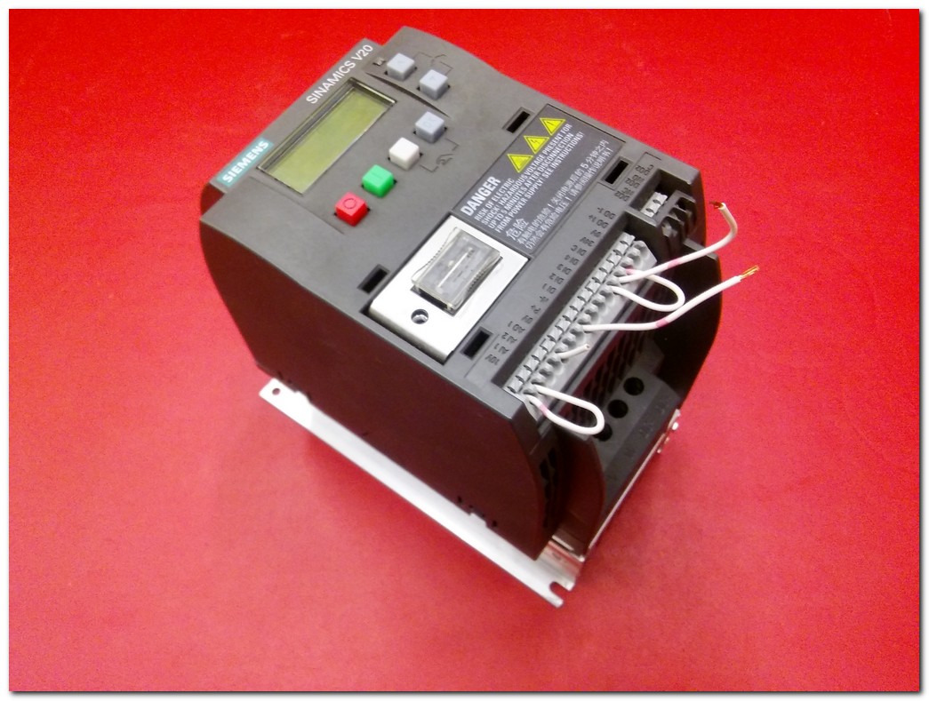 SIEMENS 6SL3210-5BB17-5UV0 0,75KW SÜRÜCÜ SINAMICS V20 0.75 KW INVERTER