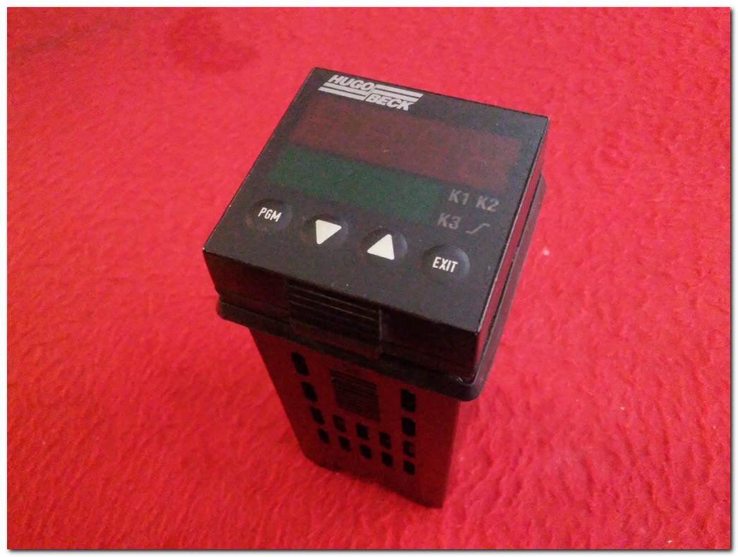 JUMO 703011-10-001-000-000-23-061 HUGO BECK 703011-10 SICAKLIK REGÜLATÖRÜ
