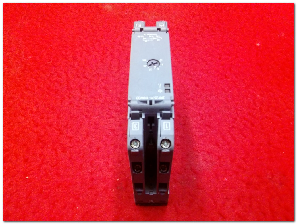 SIEMENS 3RP2574-1NW30 TIME RELAY 1S-20S ZAMAN RÖLESİ
