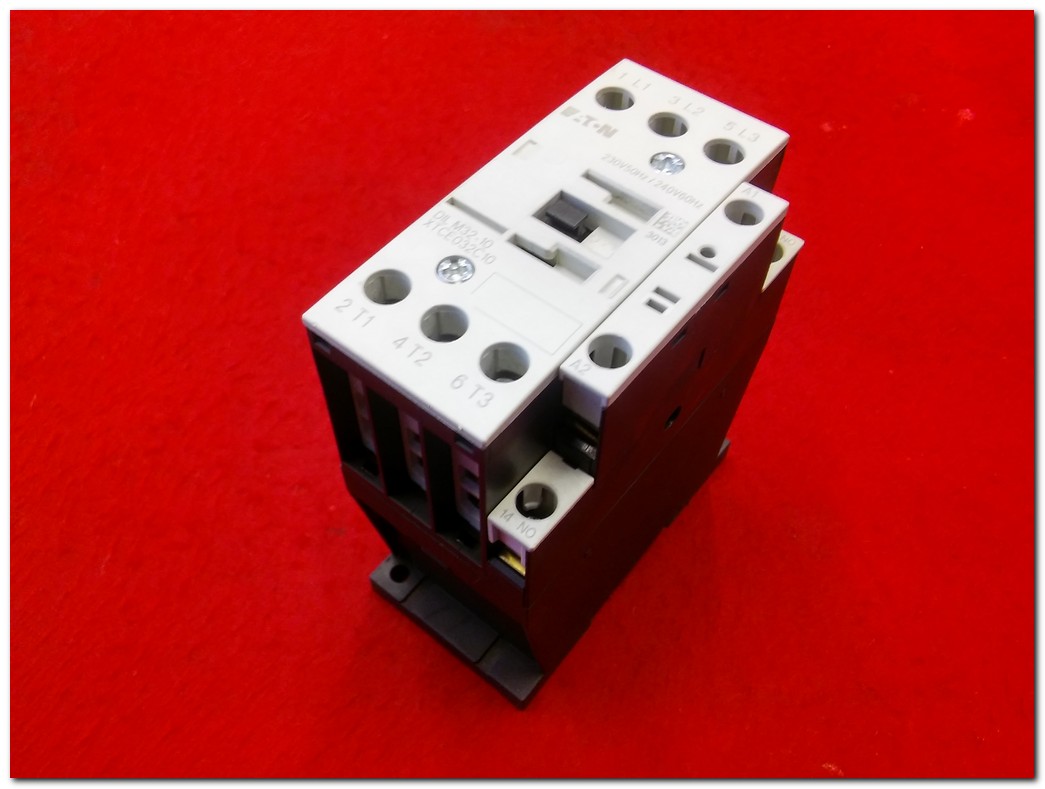 EATON MOELLER DILM32-10  DIL M32-10 XTCE032C10 DILM32-10 15KW 230-240VAC KONTAKTÖR