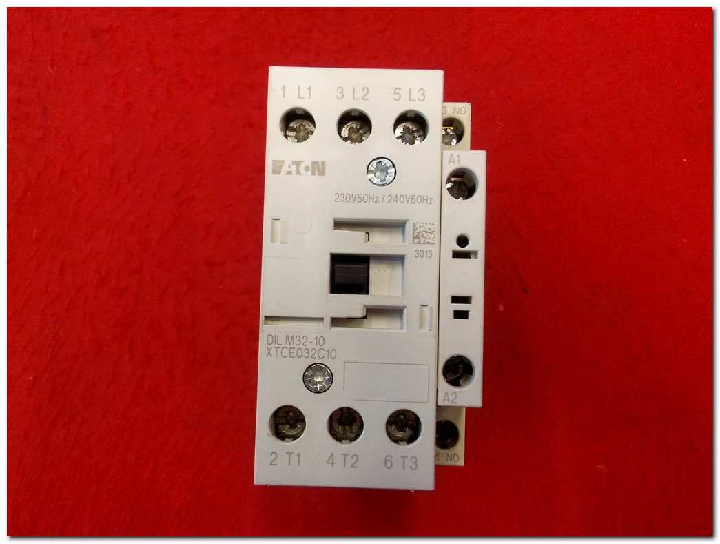 EATON MOELLER DILM32-10  DIL M32-10 XTCE032C10 DILM32-10 15KW 230-240VAC KONTAKTÖR
