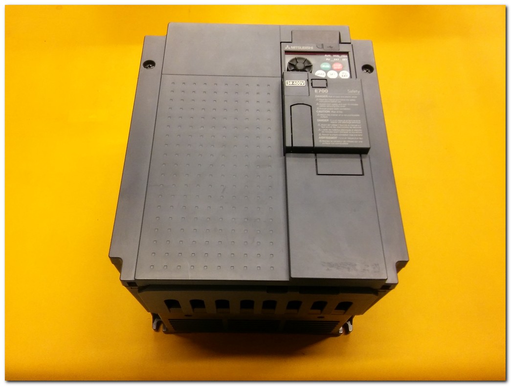 MITSUBISHI FR-E740-300SC-EC E700 15KW SÜRÜCÜ 15 KW INVERTER