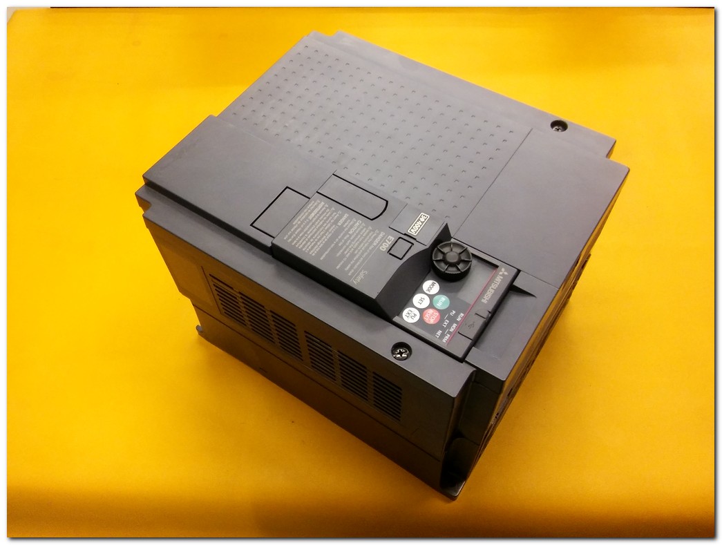 MITSUBISHI FR-E740-300SC-EC E700 15KW SÜRÜCÜ 15 KW INVERTER