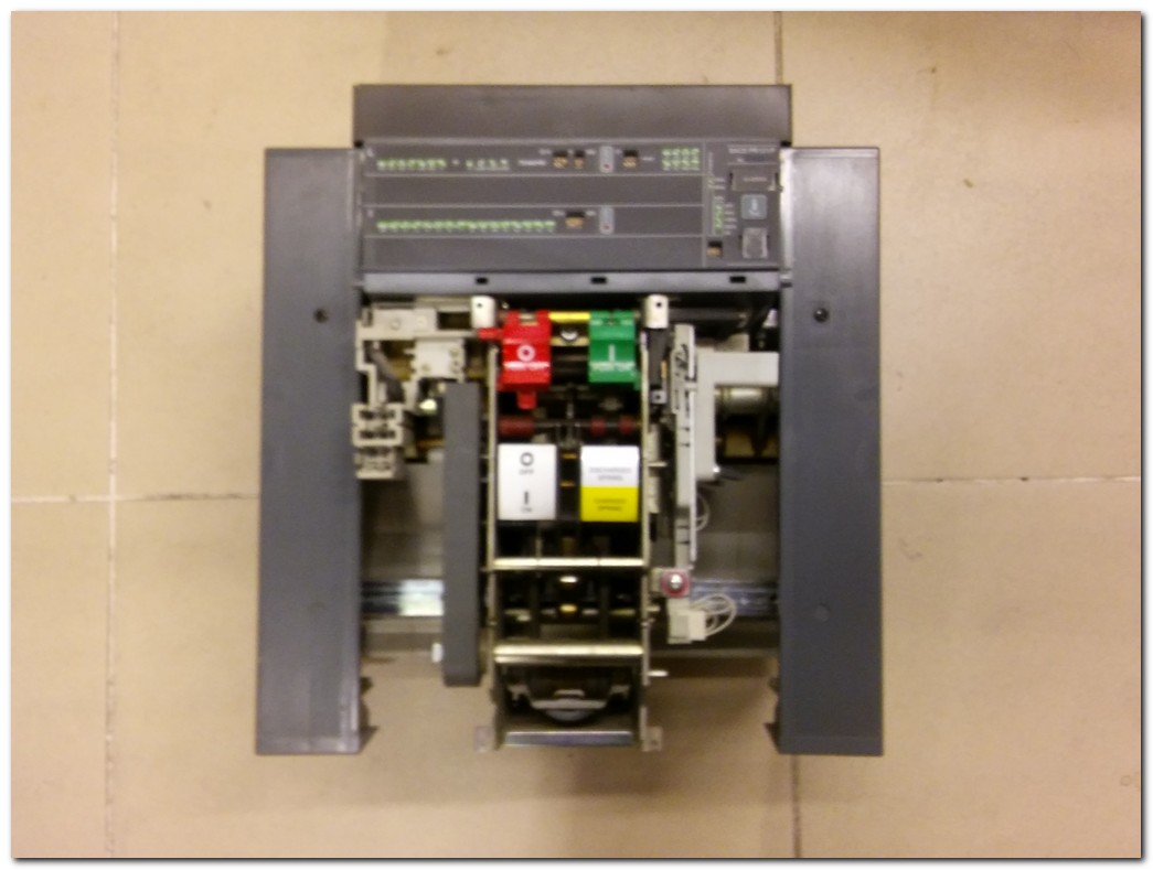 ABB SACE EMAX SACE E3N 25 E3N2500PR121 1SDA056130R1 2500A MASTERPACT