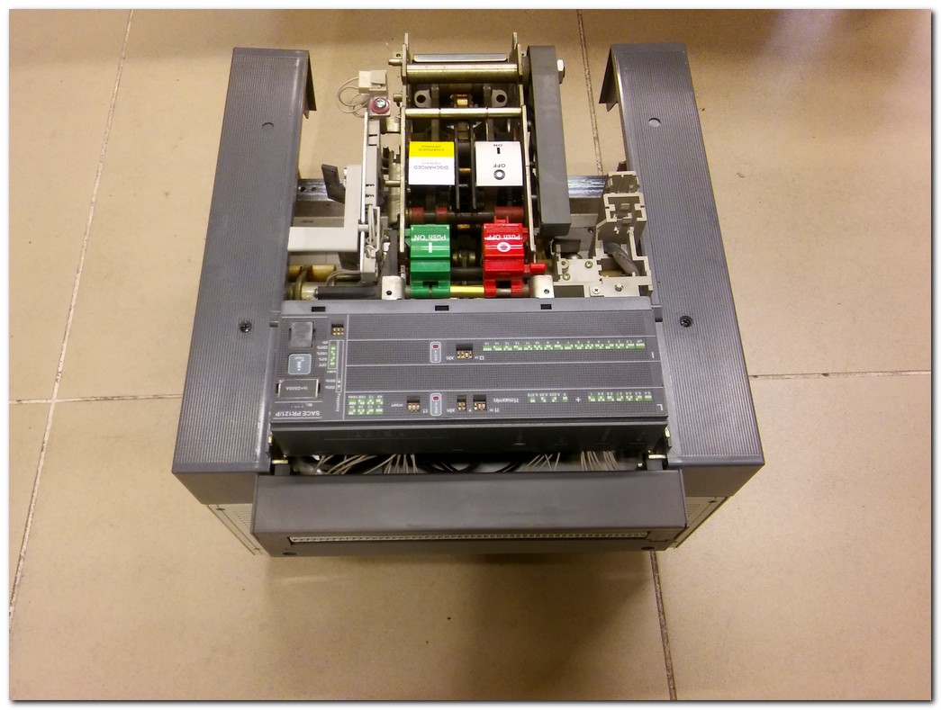 ABB SACE EMAX SACE E3N 25 E3N2500PR121 1SDA056130R1 2500A MASTERPACT