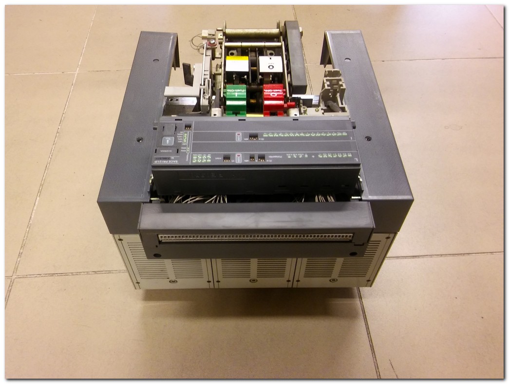 ABB SACE EMAX SACE E3N 25 E3N2500PR121 1SDA056130R1 2500A MASTERPACT