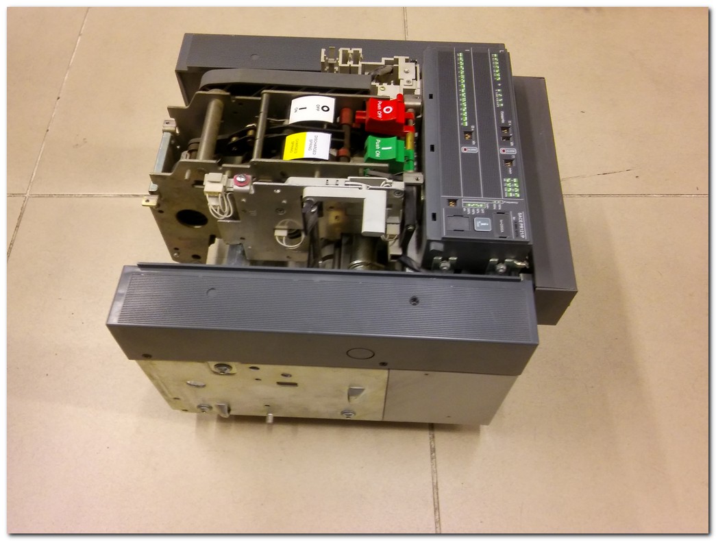 ABB SACE EMAX SACE E3N 25 E3N2500PR121 1SDA056130R1 2500A MASTERPACT
