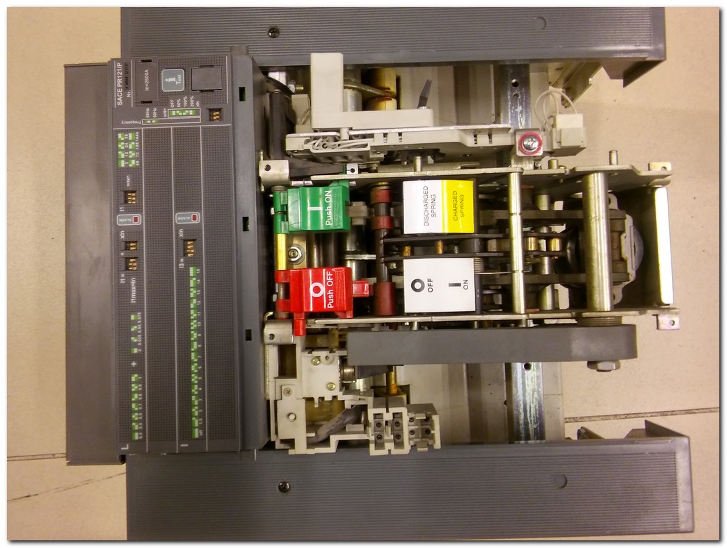 ABB SACE EMAX SACE E3N 25 E3N2500PR121 1SDA056130R1 2500A MASTERPACT