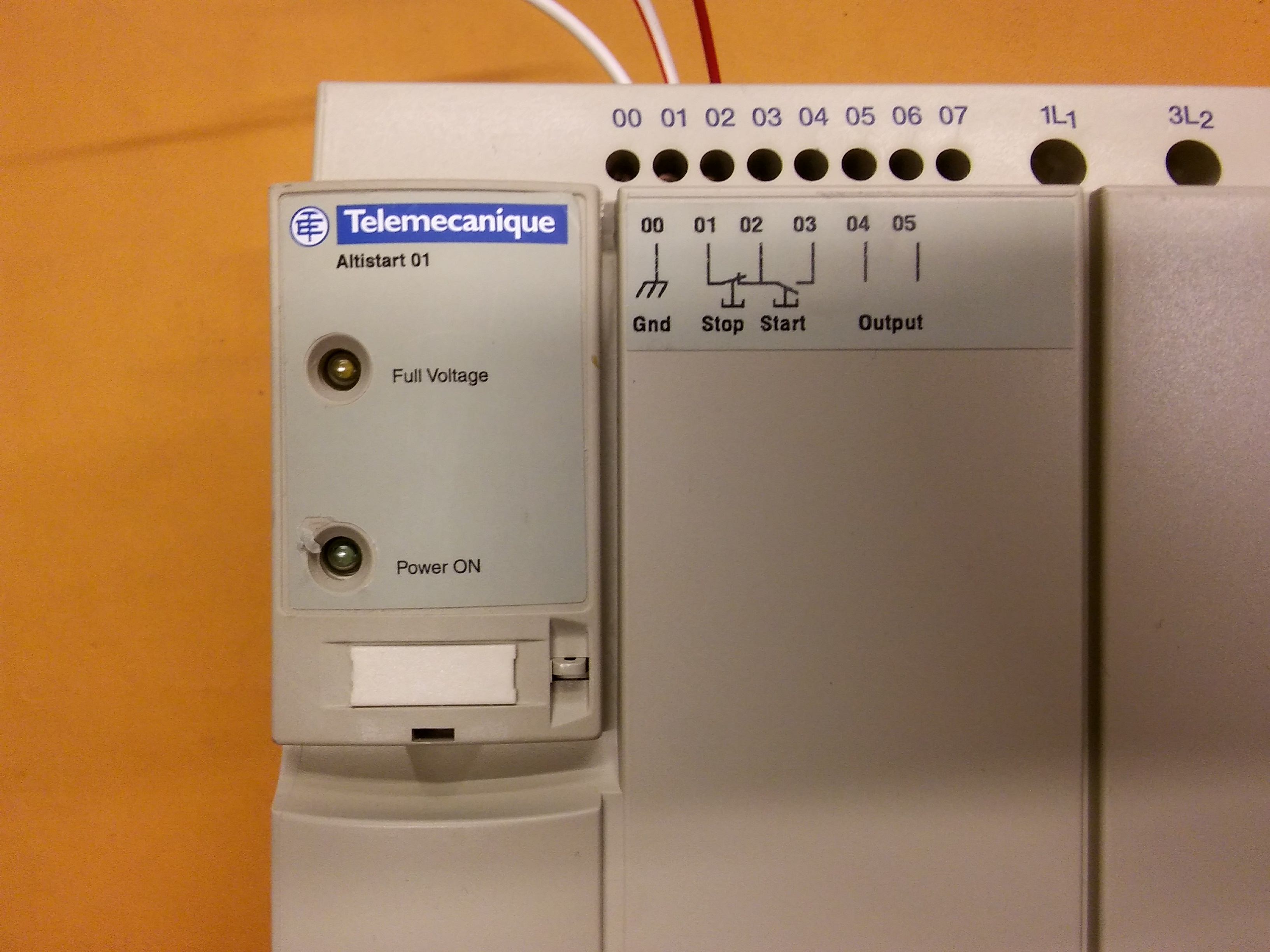 TELEMECANIQUE ATS01N285 45KW YUMUŞAK YOL VERME ALTİSTART 01 45 KW SOFTSTARTER