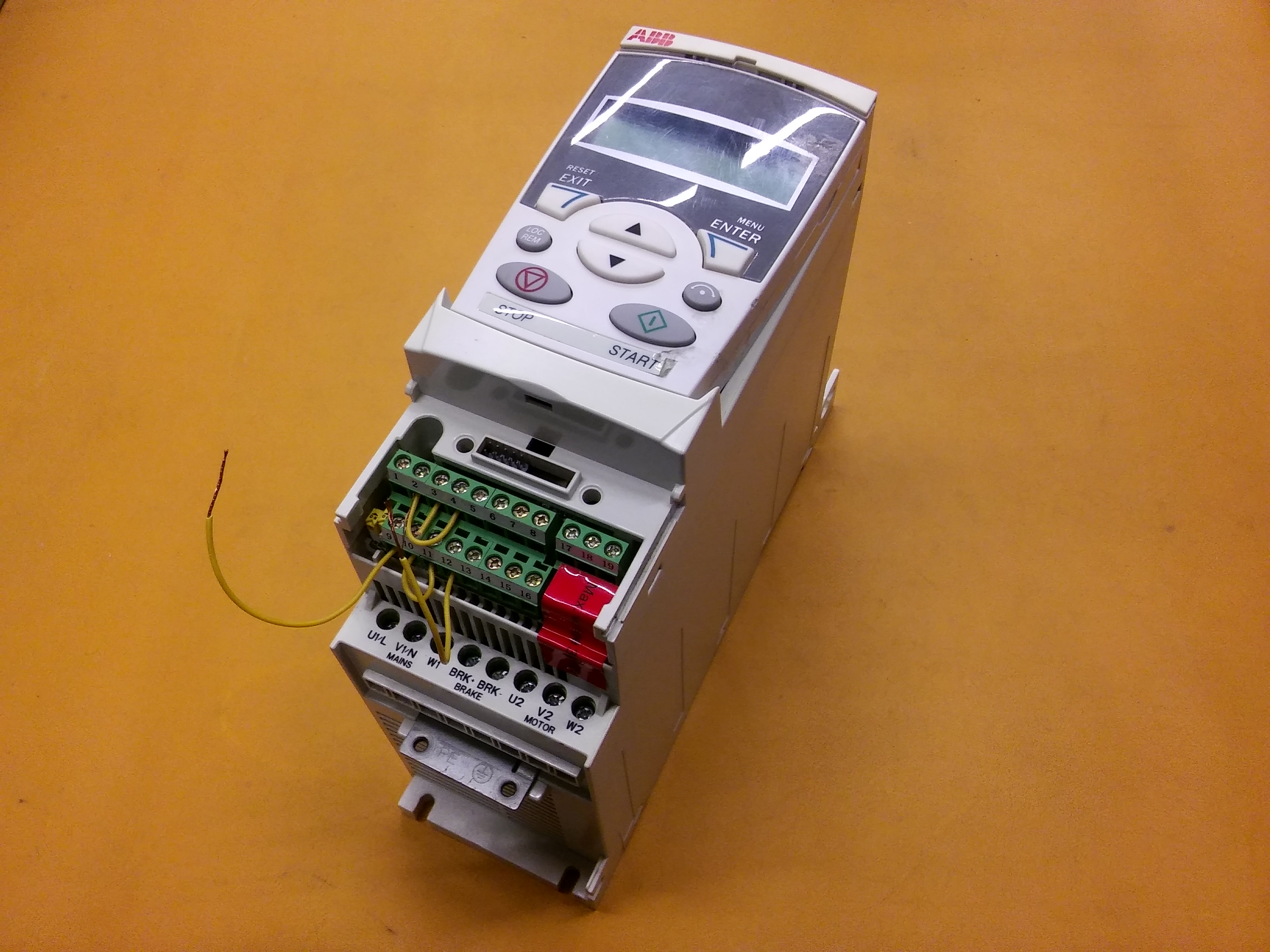 ABB ACS350-03E-05A6-4 2,2KW SÜRÜCÜ 2,2 KW INVERTER
