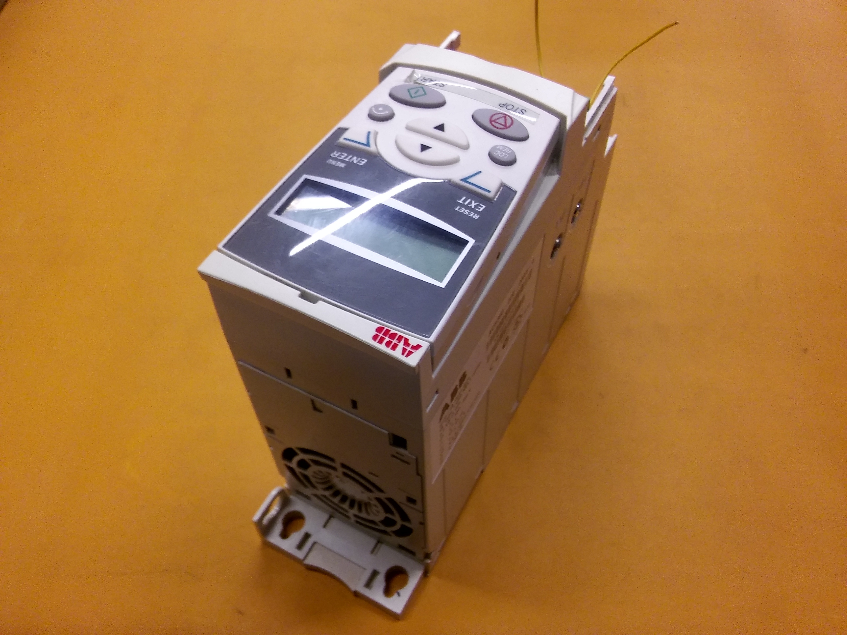 ABB ACS350-03E-05A6-4 2,2KW SÜRÜCÜ 2,2 KW INVERTER