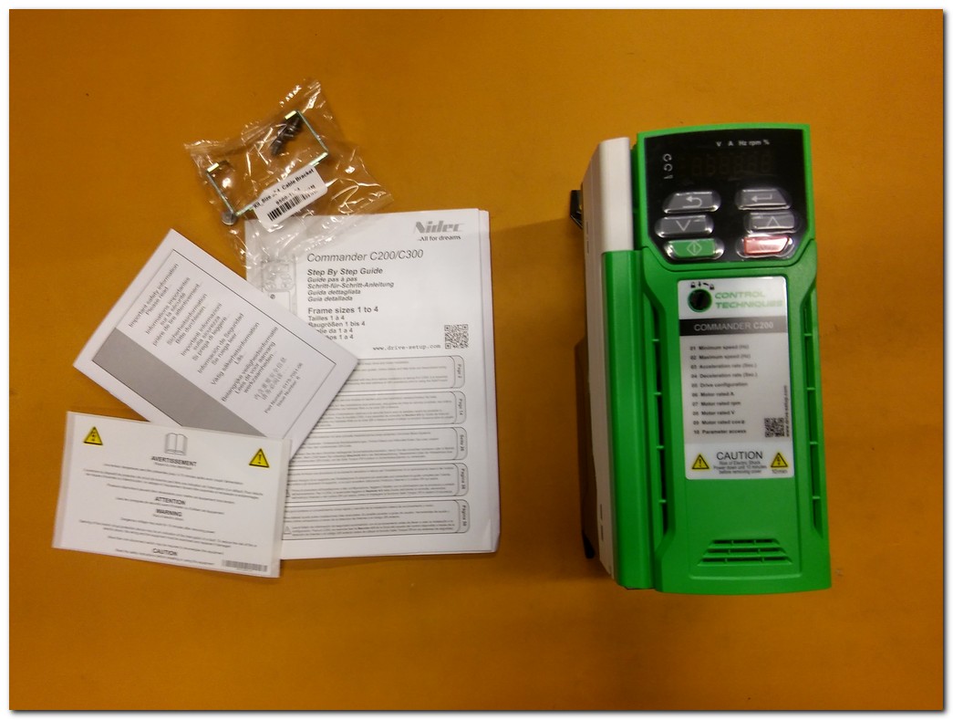 CONTROL TECHNIQUES C200-034 00056 A101 02 AB100 2,2KW SÜRÜCÜ SIFIR KUTULU COMMANDER C200 2,2 KW INVERTER