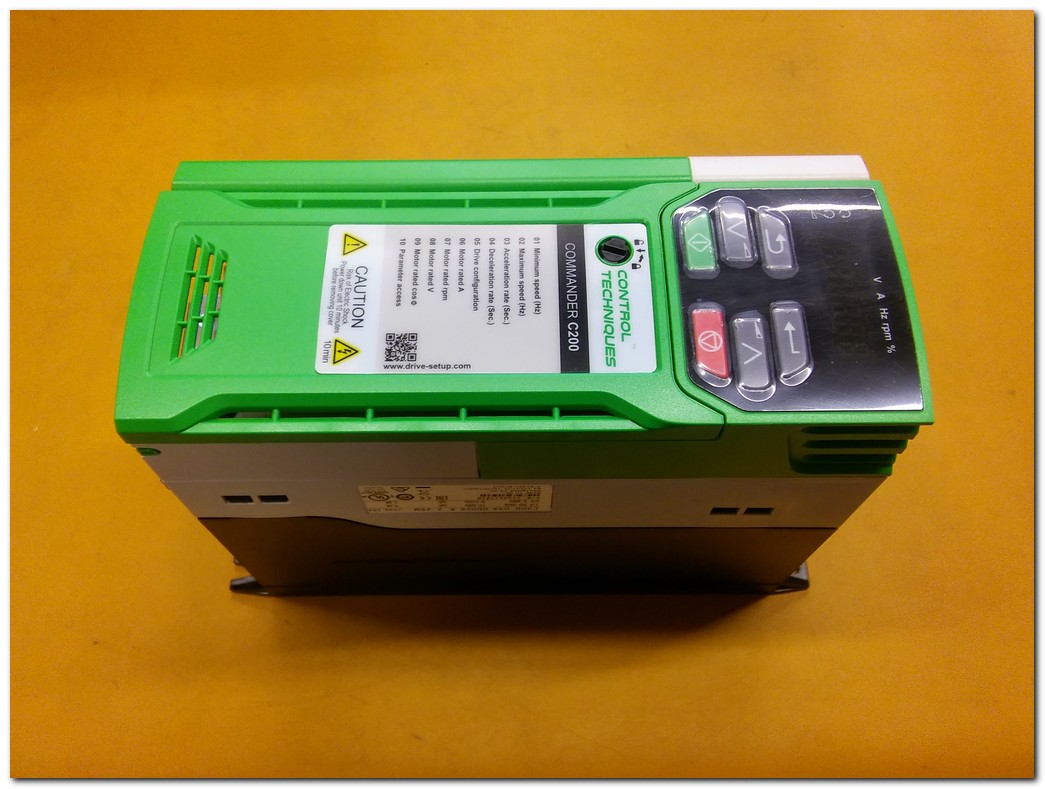 CONTROL TECHNIQUES C200-034 00056 A101 02 AB100 2,2KW SÜRÜCÜ SIFIR KUTULU COMMANDER C200 2,2 KW INVERTER