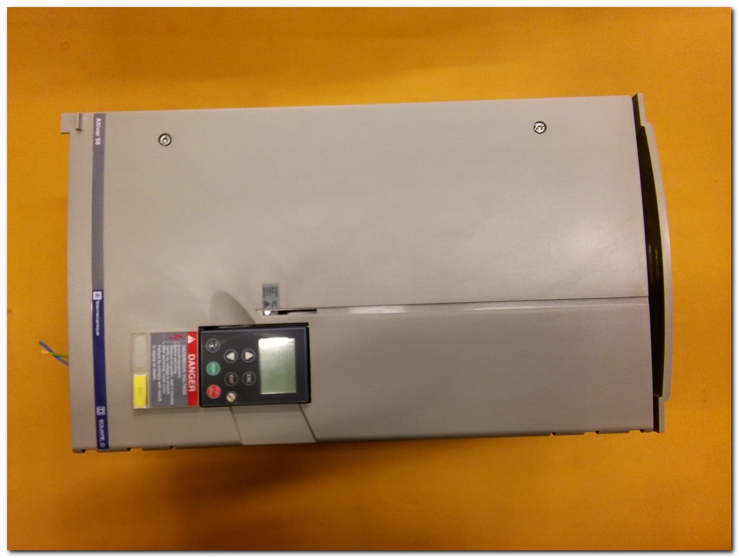 TELEMECANIQUE ATV58HD23N4 15KW SÜRÜCÜ SQUARE D ALTİVAR 58 ATV58 15 KW INVERTER