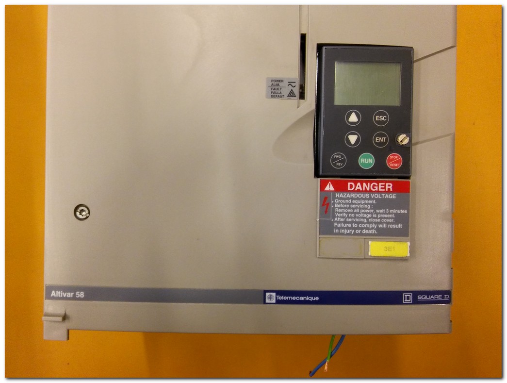 TELEMECANIQUE ATV58HD23N4 15KW SÜRÜCÜ SQUARE D ALTİVAR 58 ATV58 15 KW INVERTER