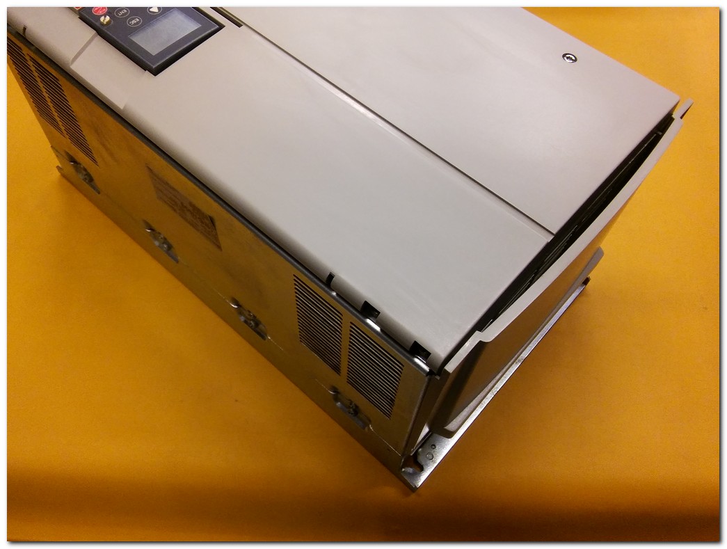 TELEMECANIQUE ATV58HD23N4 15KW SÜRÜCÜ SQUARE D ALTİVAR 58 ATV58 15 KW INVERTER