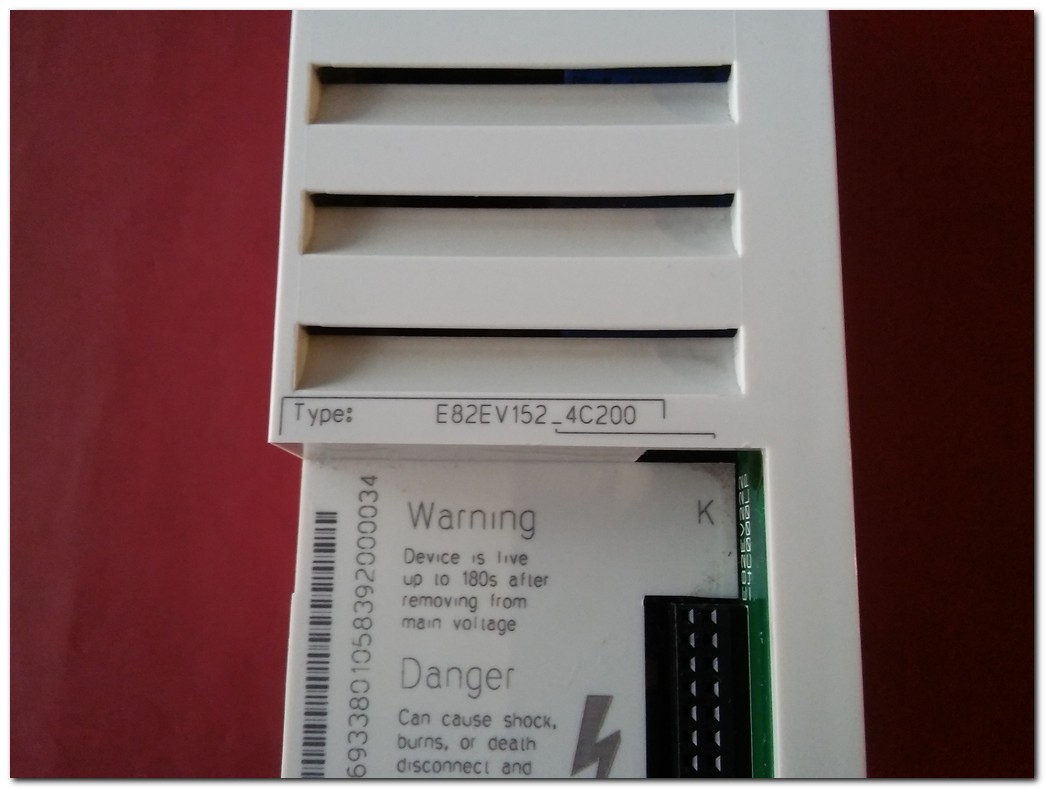 LENZE E82EV152_4C200 E82EV152-4C200 E82EV152_4C E82EV152-4C 1,5KW SÜRÜCÜ 8200 1,5KW E82EV