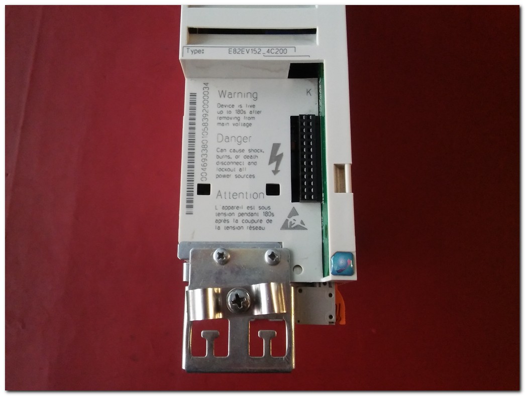 LENZE E82EV152_4C200 E82EV152-4C200 E82EV152_4C E82EV152-4C 1,5KW SÜRÜCÜ 8200 1,5KW E82EV