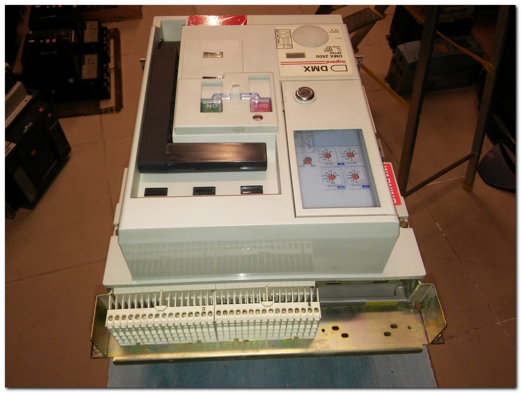 LEGRAND DMX 2500 26704 DMX2500