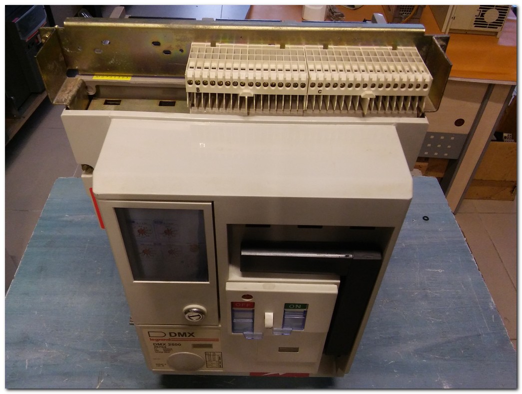 LEGRAND DMX 2500 26704 DMX2500