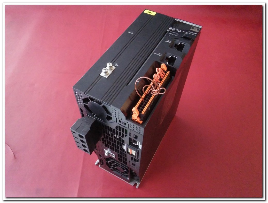 OMRON R88D-1SN15F-ECT ETHERCAT 1,5KW AC SERVO DRIVE 1,5 KW SERVO SÜRÜCÜ