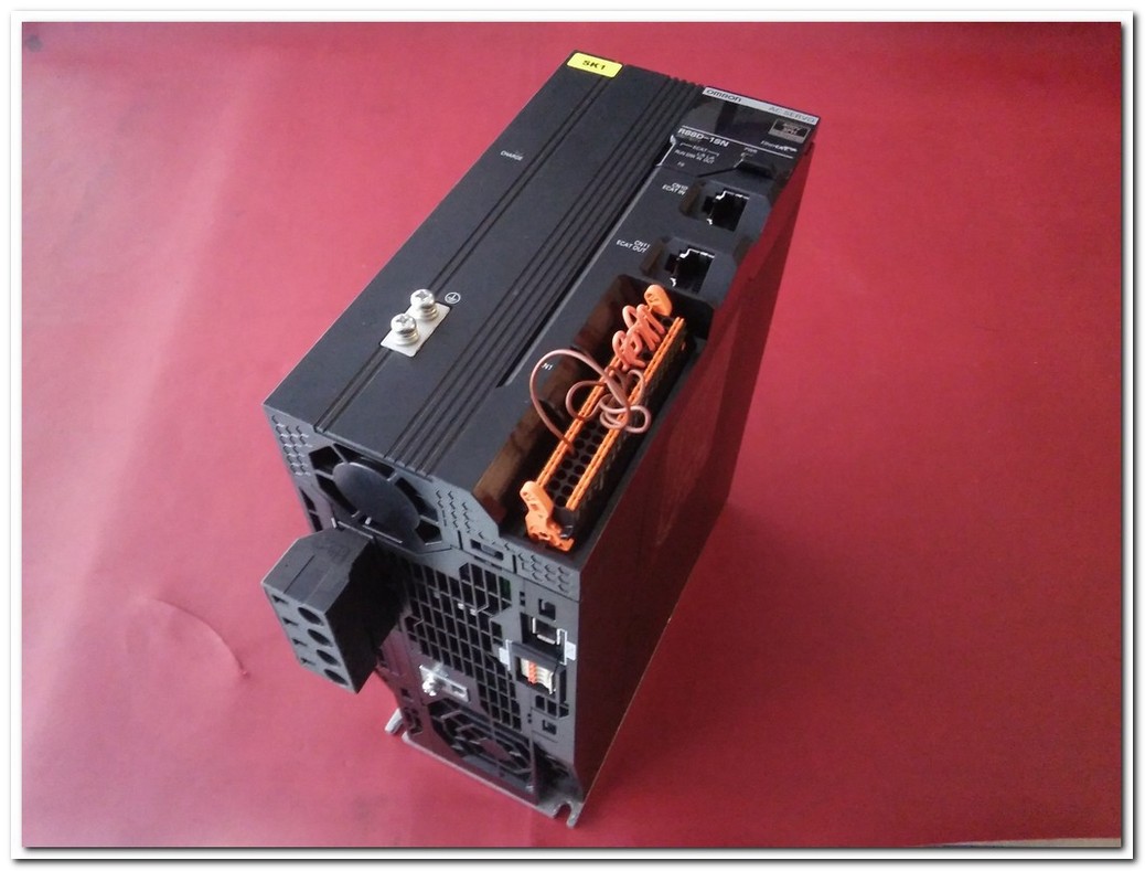 OMRON R88D-1SN15F-ECT ETHERCAT 1,5KW AC SERVO DRIVE 1,5 KW SERVO SÜRÜCÜ
