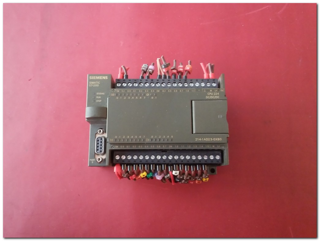 SIEMENS 6ES7 214-1AD23-0XB0 6ES7214-1AD23-0XB0 SIMATIC S7-200 CPU 224 DC-DC-DC PLC