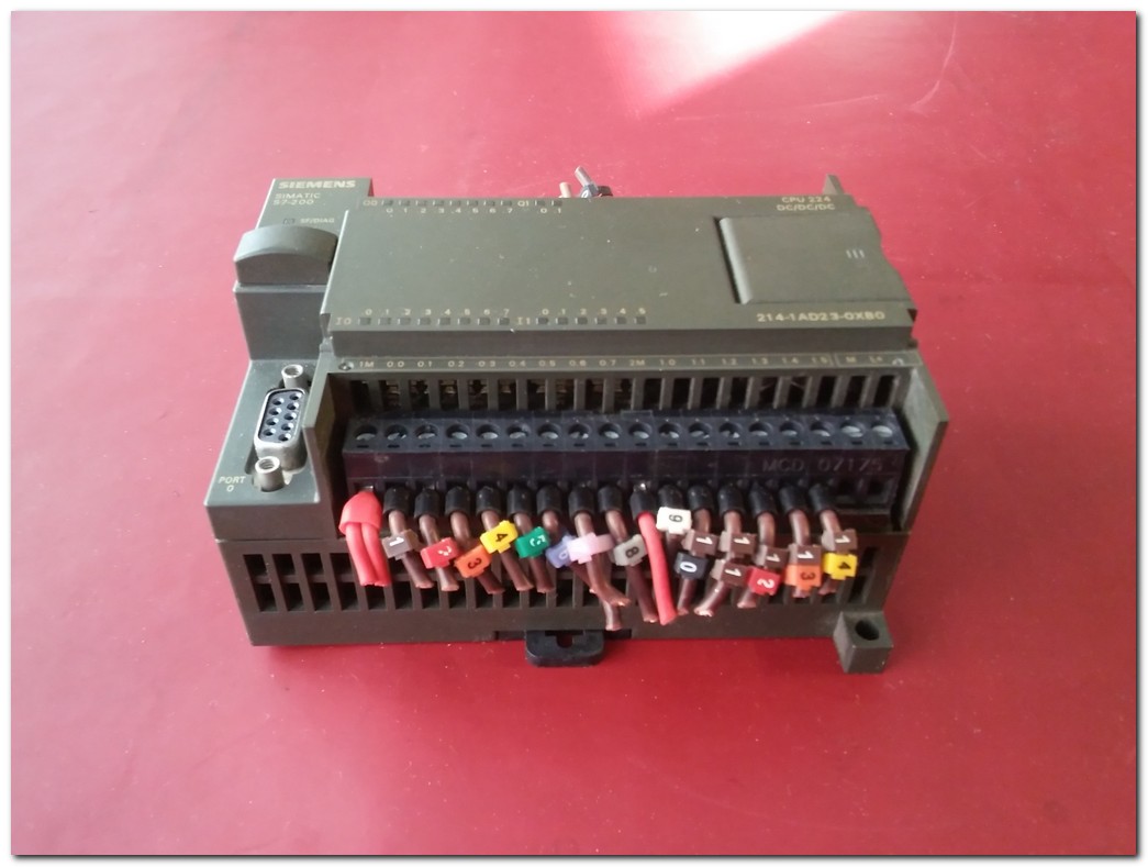 SIEMENS 6ES7 214-1AD23-0XB0 6ES7214-1AD23-0XB0 SIMATIC S7-200 CPU 224 DC-DC-DC PLC