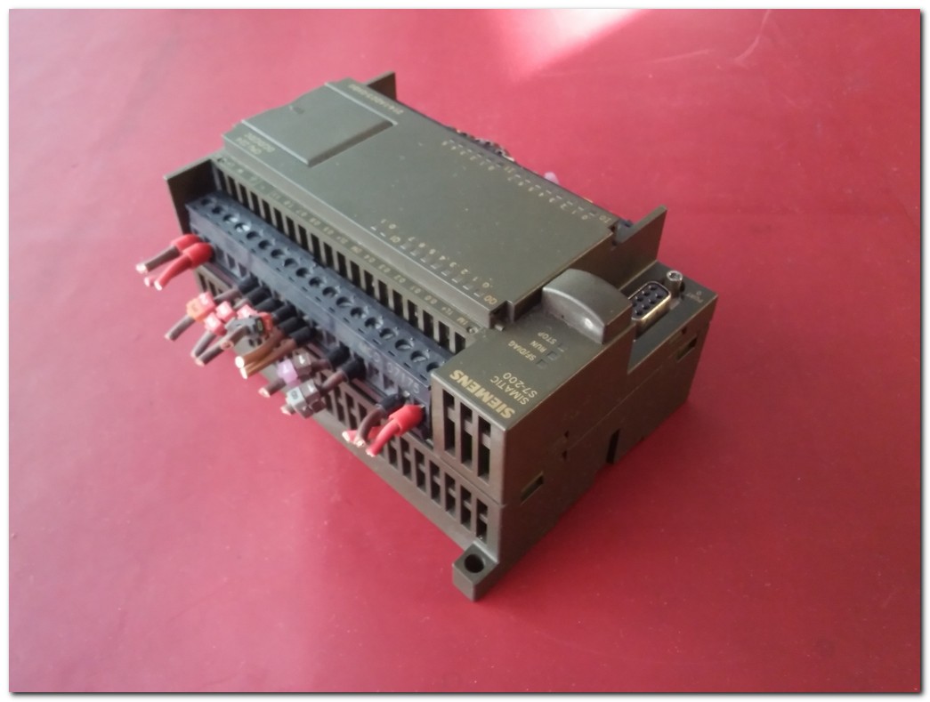 SIEMENS 6ES7 214-1AD23-0XB0 6ES7214-1AD23-0XB0 SIMATIC S7-200 CPU 224 DC-DC-DC PLC