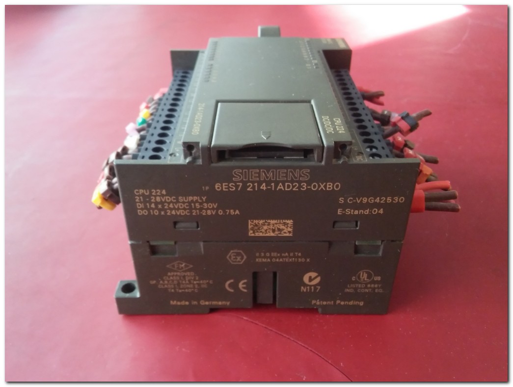 SIEMENS 6ES7 214-1AD23-0XB0 6ES7214-1AD23-0XB0 SIMATIC S7-200 CPU 224 DC-DC-DC PLC