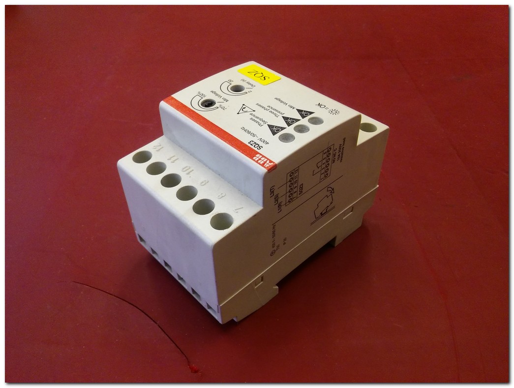 ABB SQZ3 2CSM111310R1331 CONTROL AND SEQUENZA RELAY SIFIR KUTULU FAZ VE SIRA RÖLESİ