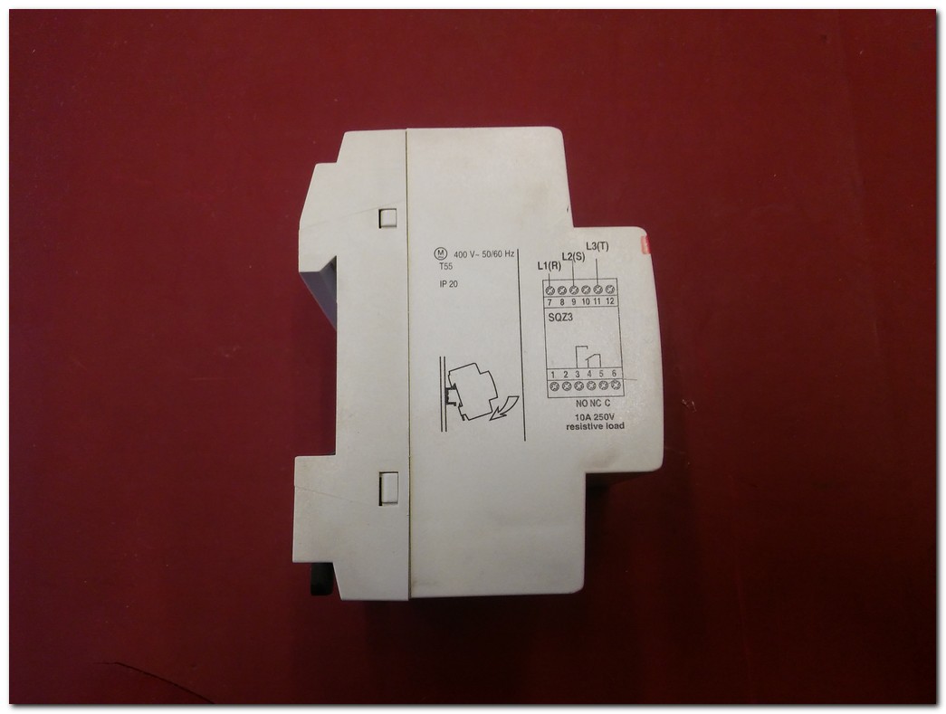 ABB SQZ3 2CSM111310R1331 CONTROL AND SEQUENZA RELAY SIFIR KUTULU FAZ VE SIRA RÖLESİ