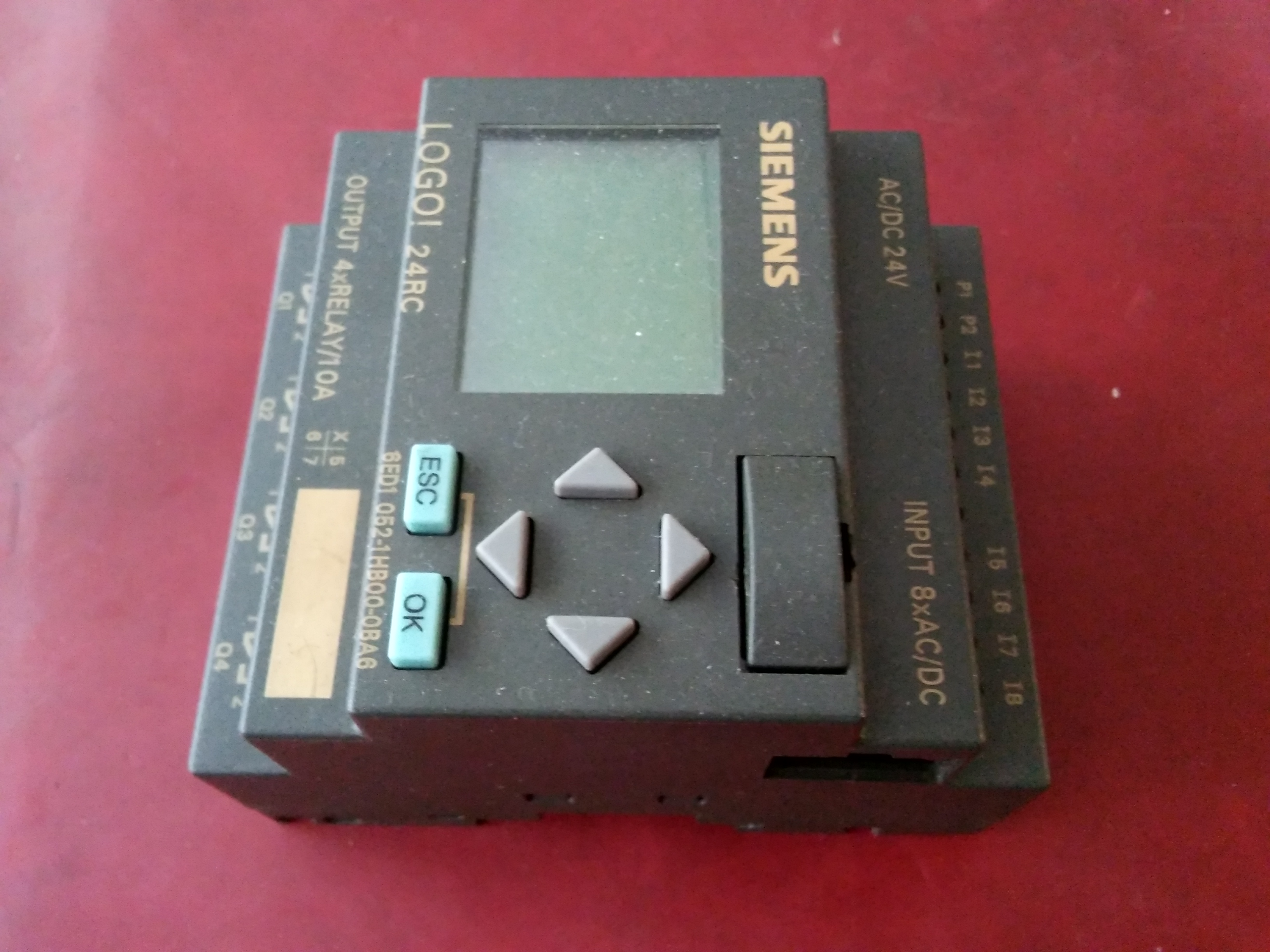 SIEMENS 6ED1 052-1HB00-0BA6 AC-DC 24V INPUT 8XAC-DC AUTPUT 4XRELAY 10A  LOGO