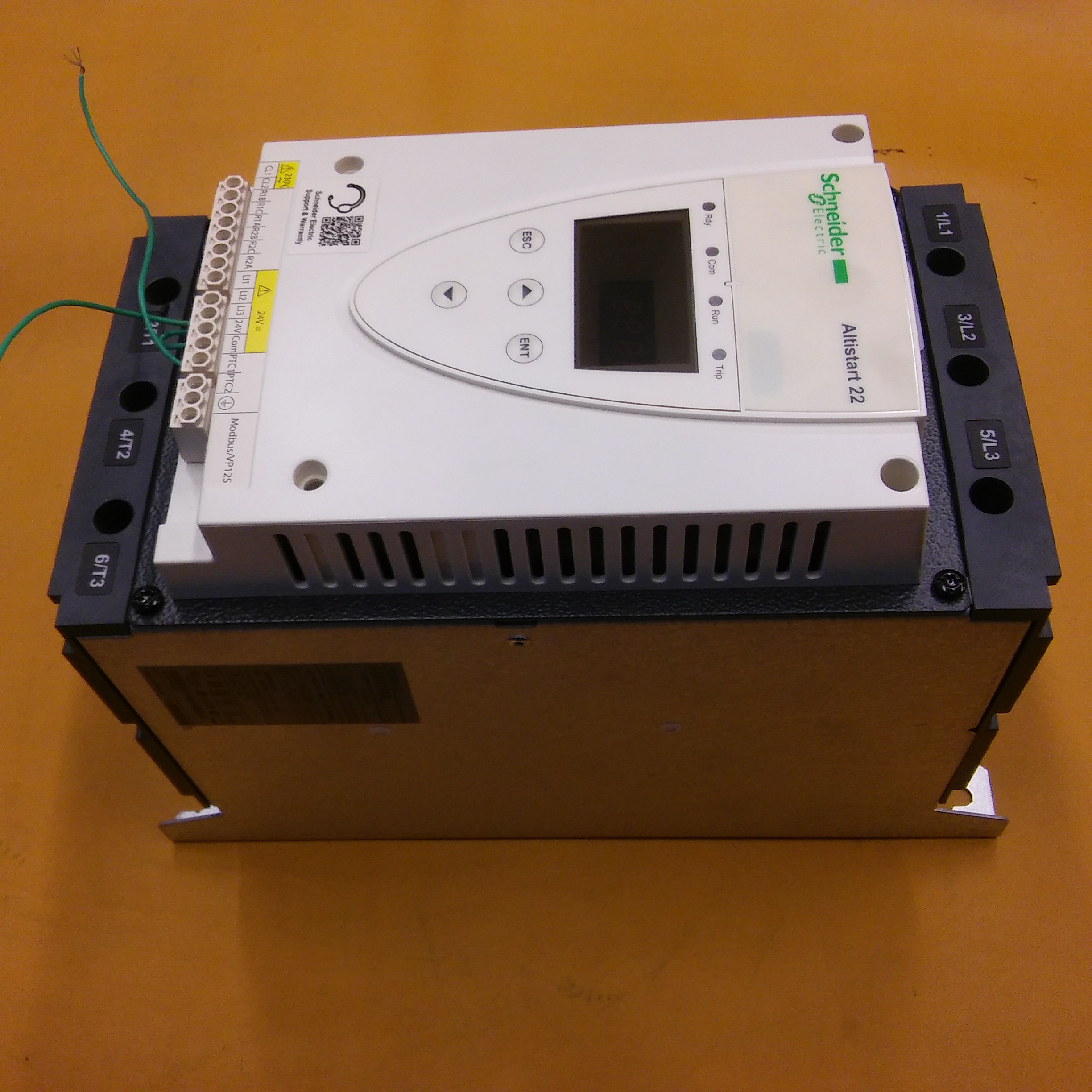 SCHNEİDER ATS22D88Q ATS22 45KW ALTİSTAR 22 88A SOLFT STARTER