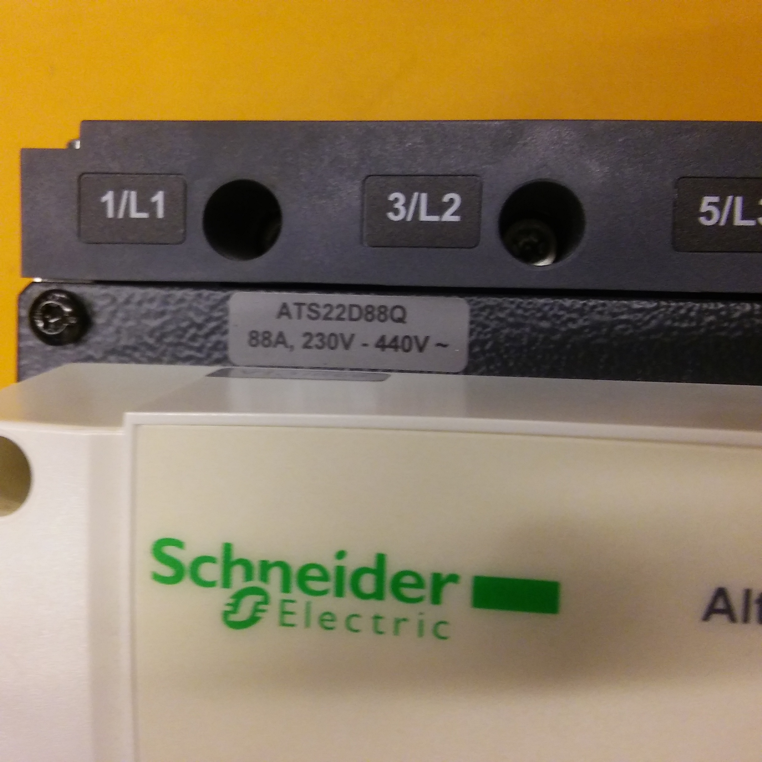 SCHNEİDER ATS22D88Q ATS22 45KW ALTİSTAR 22 88A SOLFT STARTER