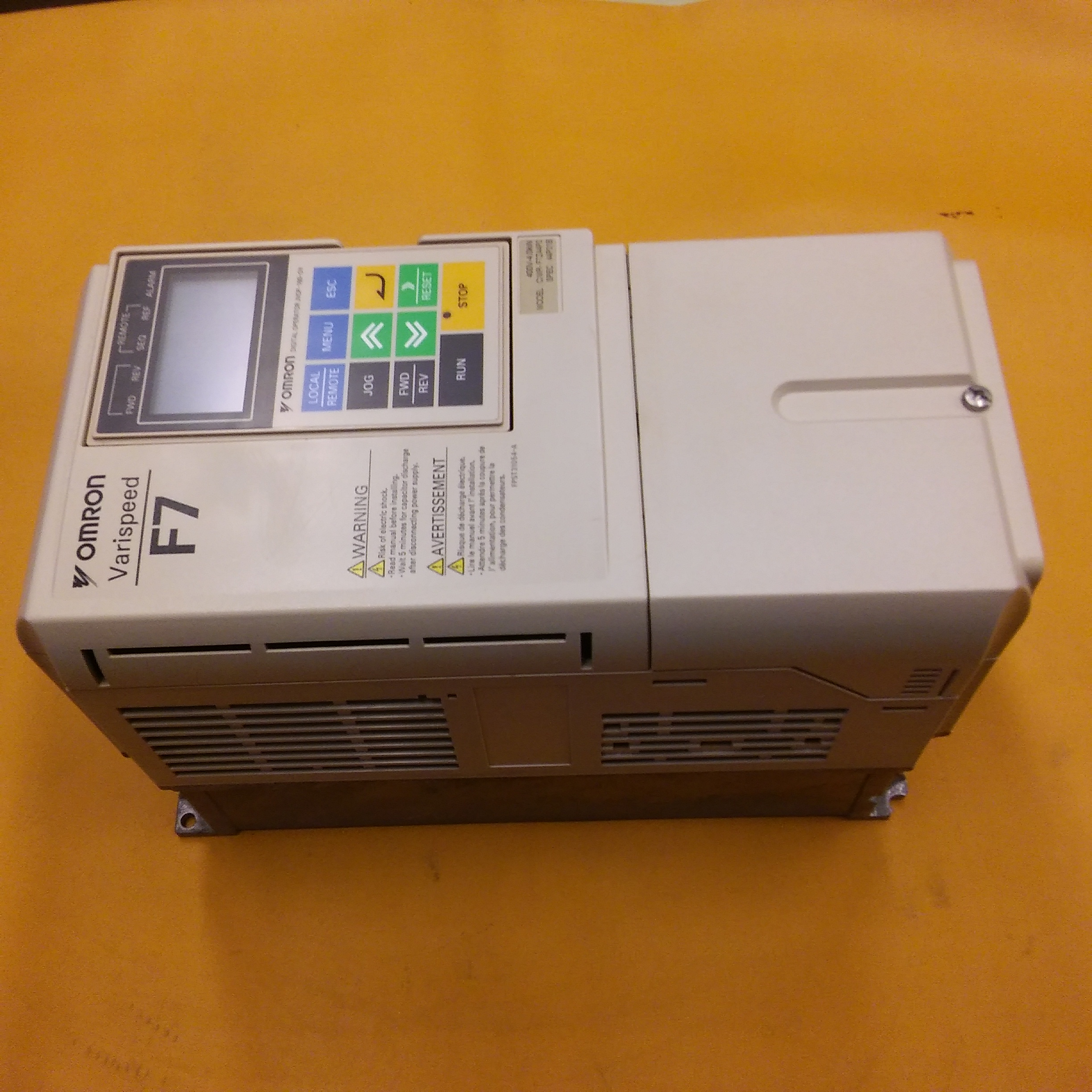 OMRON CIMR-F7Z44P0 F7 YASKAWA F7 4KW 44P01B SÜRÜCÜ