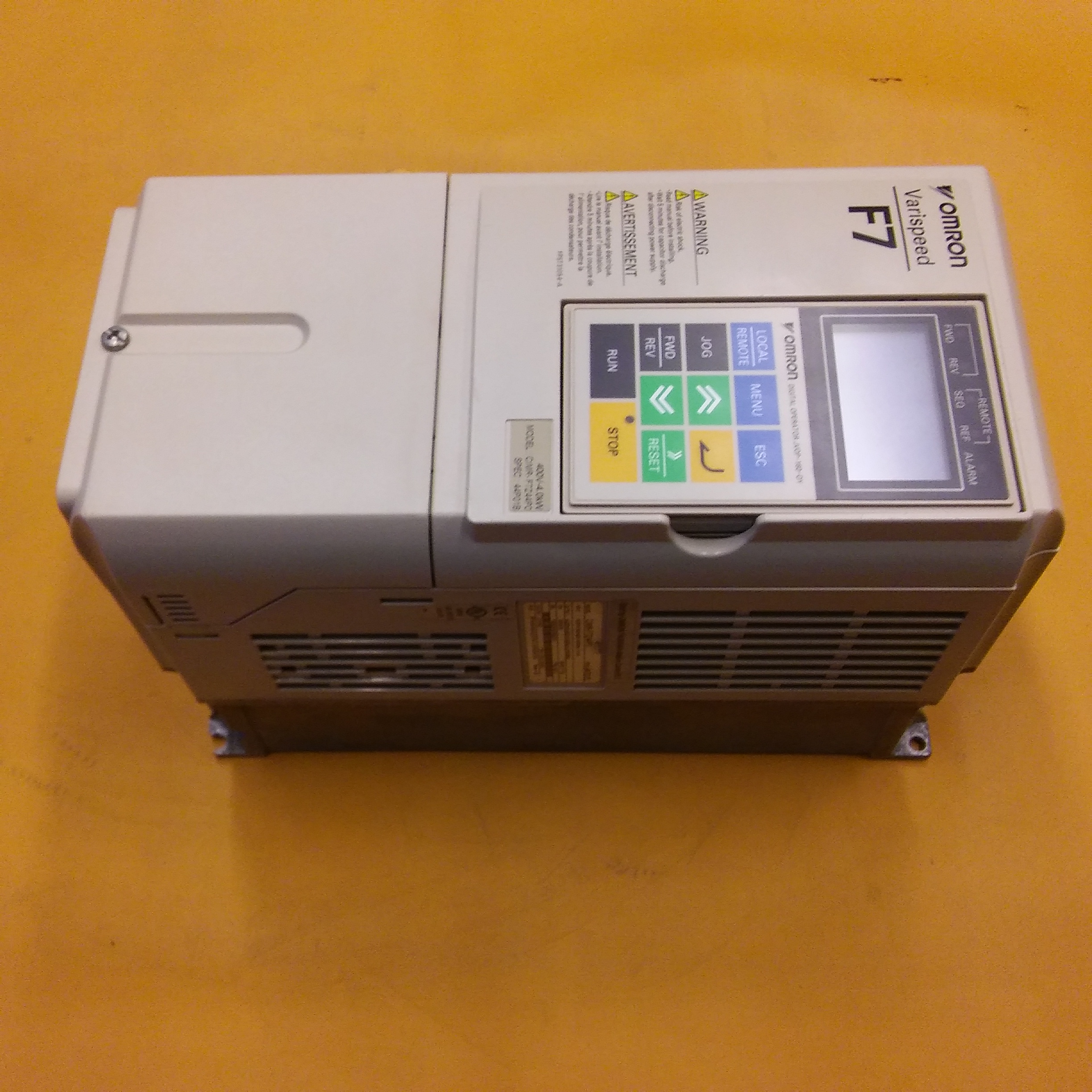 OMRON CIMR-F7Z44P0 F7 YASKAWA F7 4KW 44P01B SÜRÜCÜ
