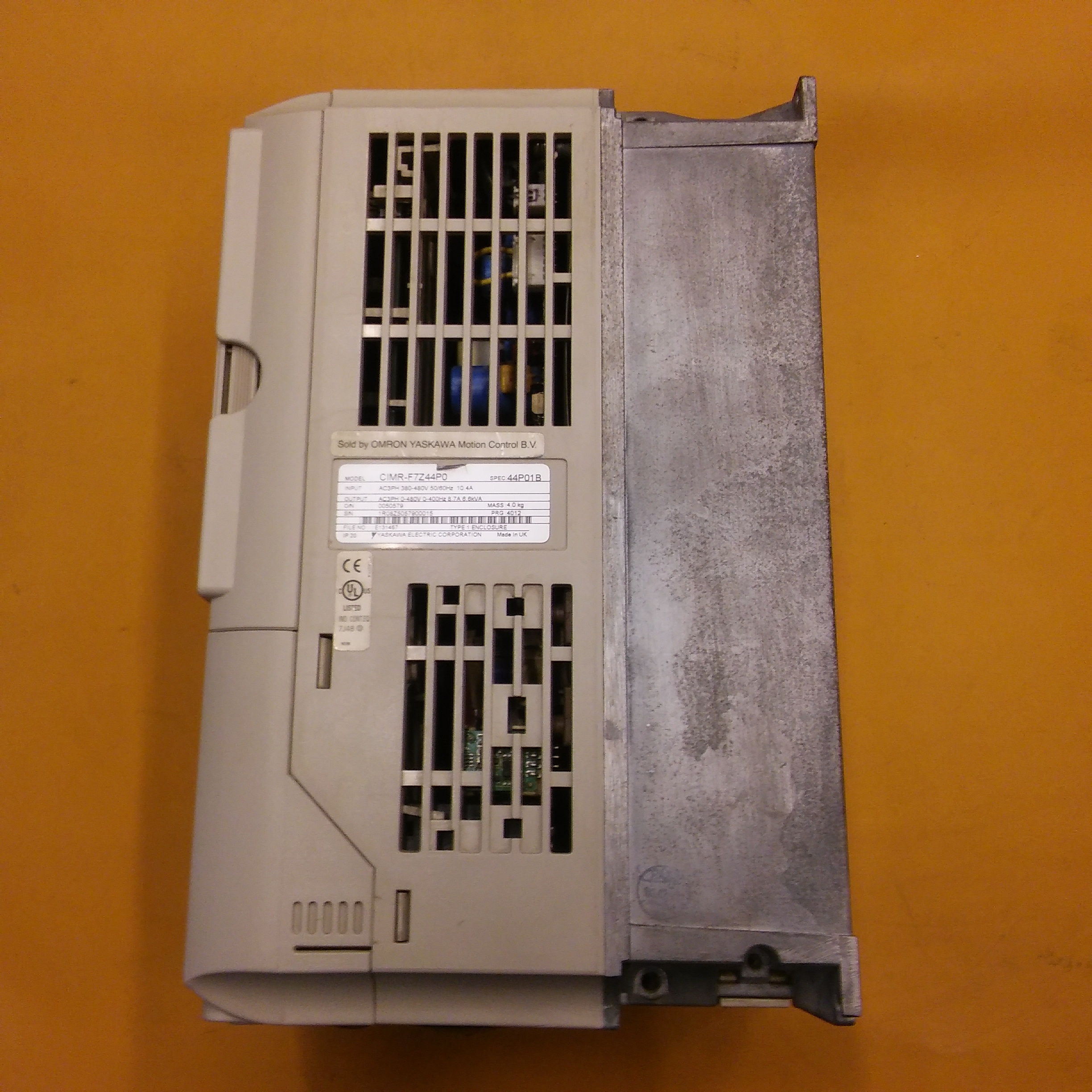 OMRON CIMR-F7Z44P0 F7 YASKAWA F7 4KW 44P01B SÜRÜCÜ