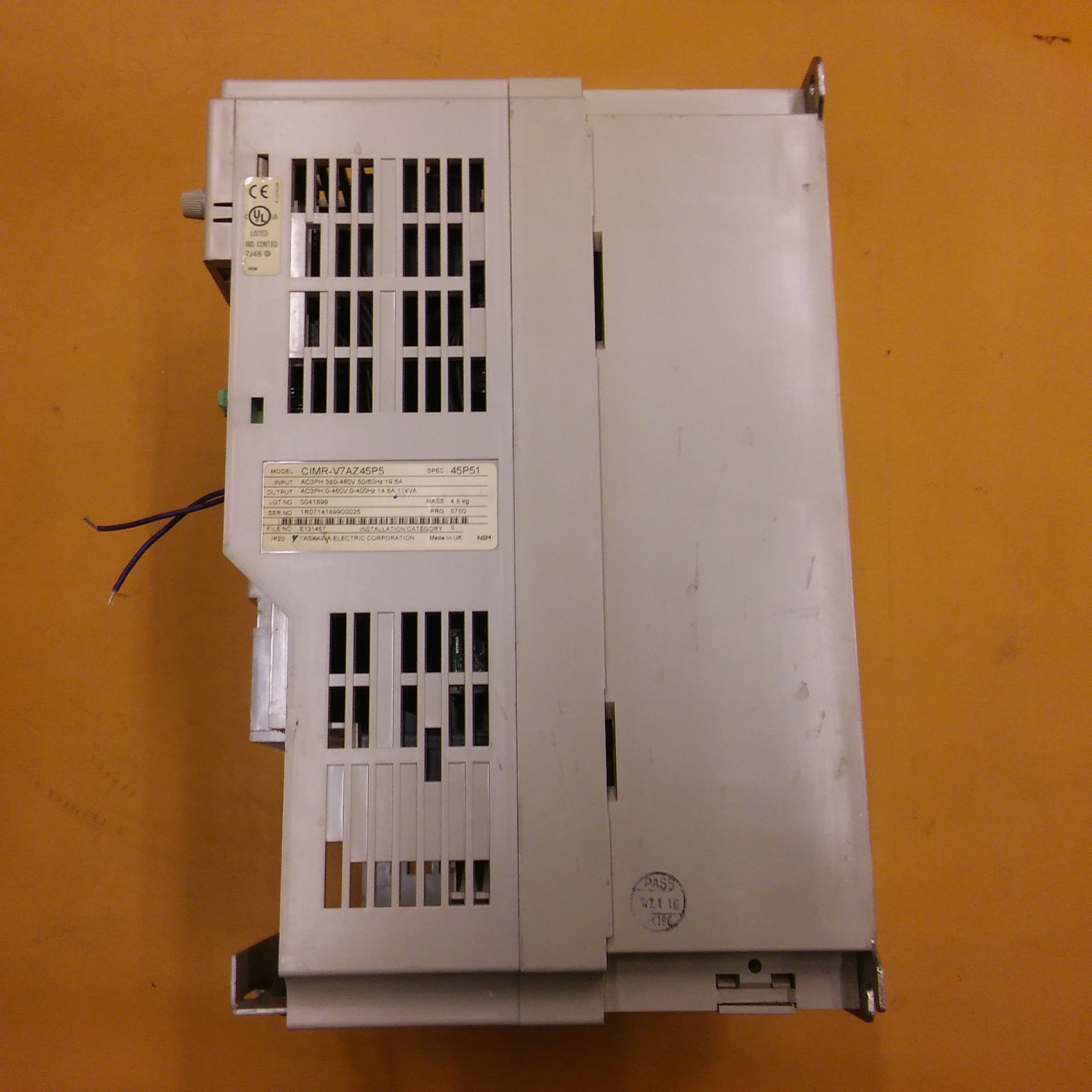 OMRON CIMR-V7AZ45P5 V7 11KVA YASKAWA SÜRÜCÜ