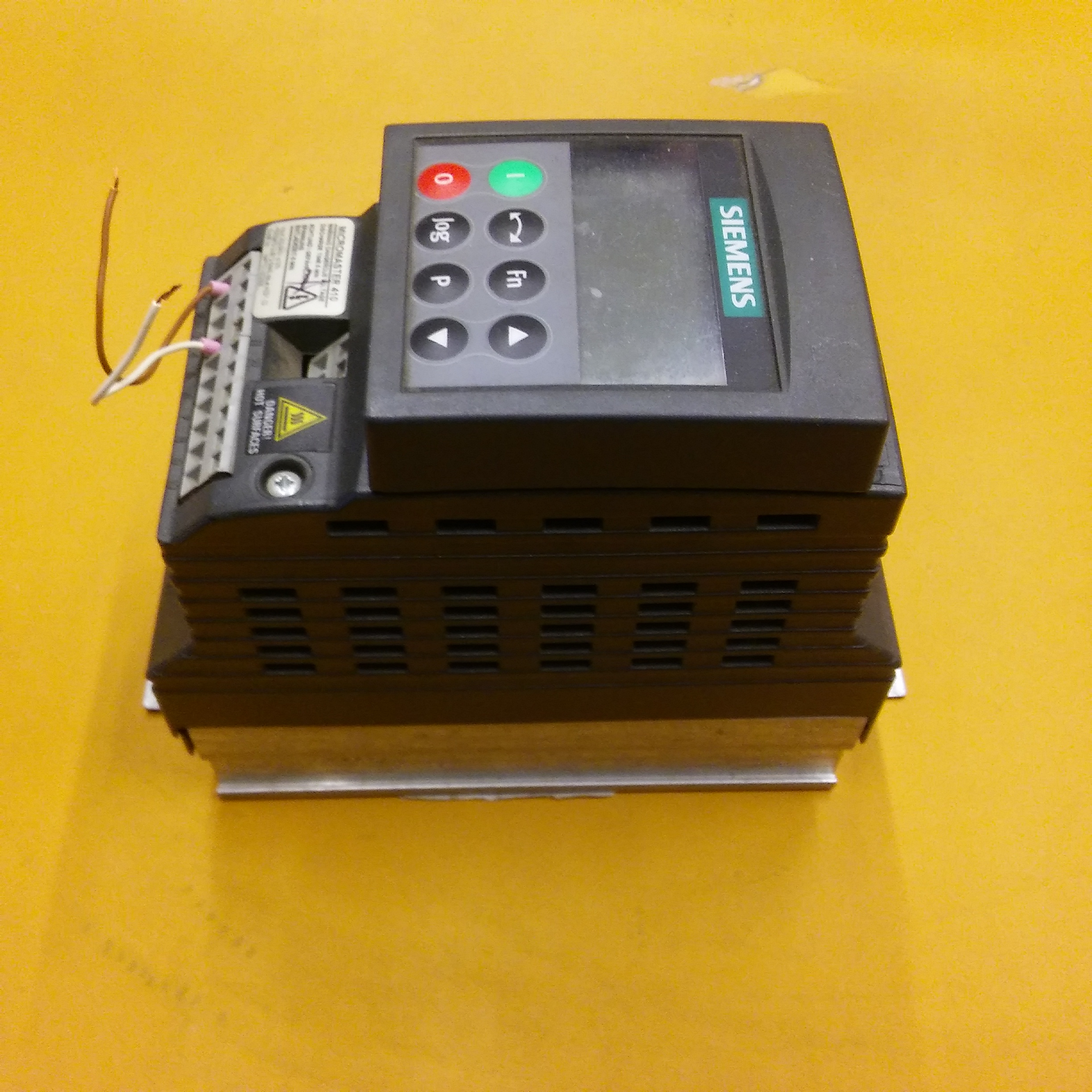 SIEMENS 6SE6410-2UB12-5AA0 MICROMASTER 410 0,27KW SÜRÜCÜ