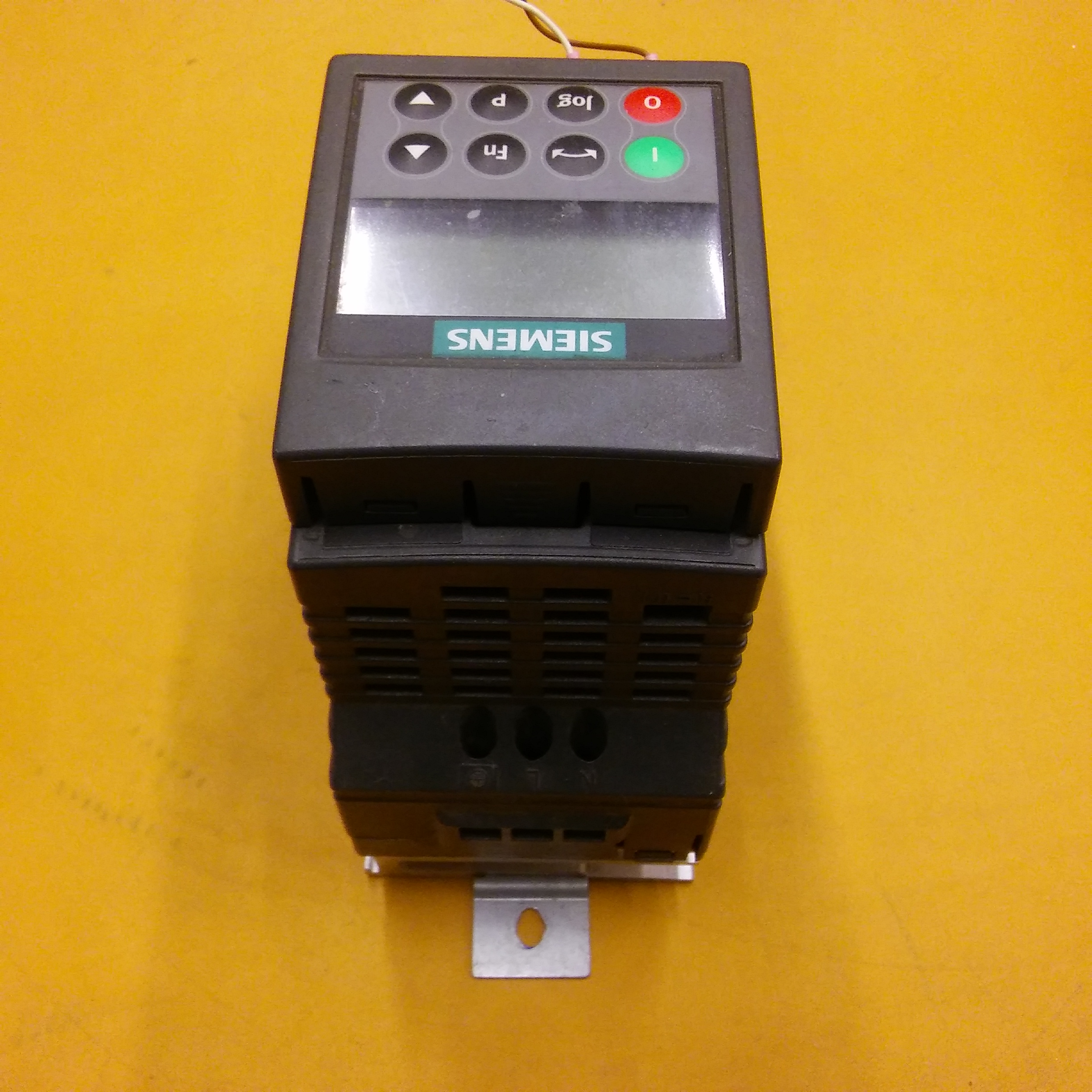 SIEMENS 6SE6410-2UB12-5AA0 MICROMASTER 410 0,27KW SÜRÜCÜ