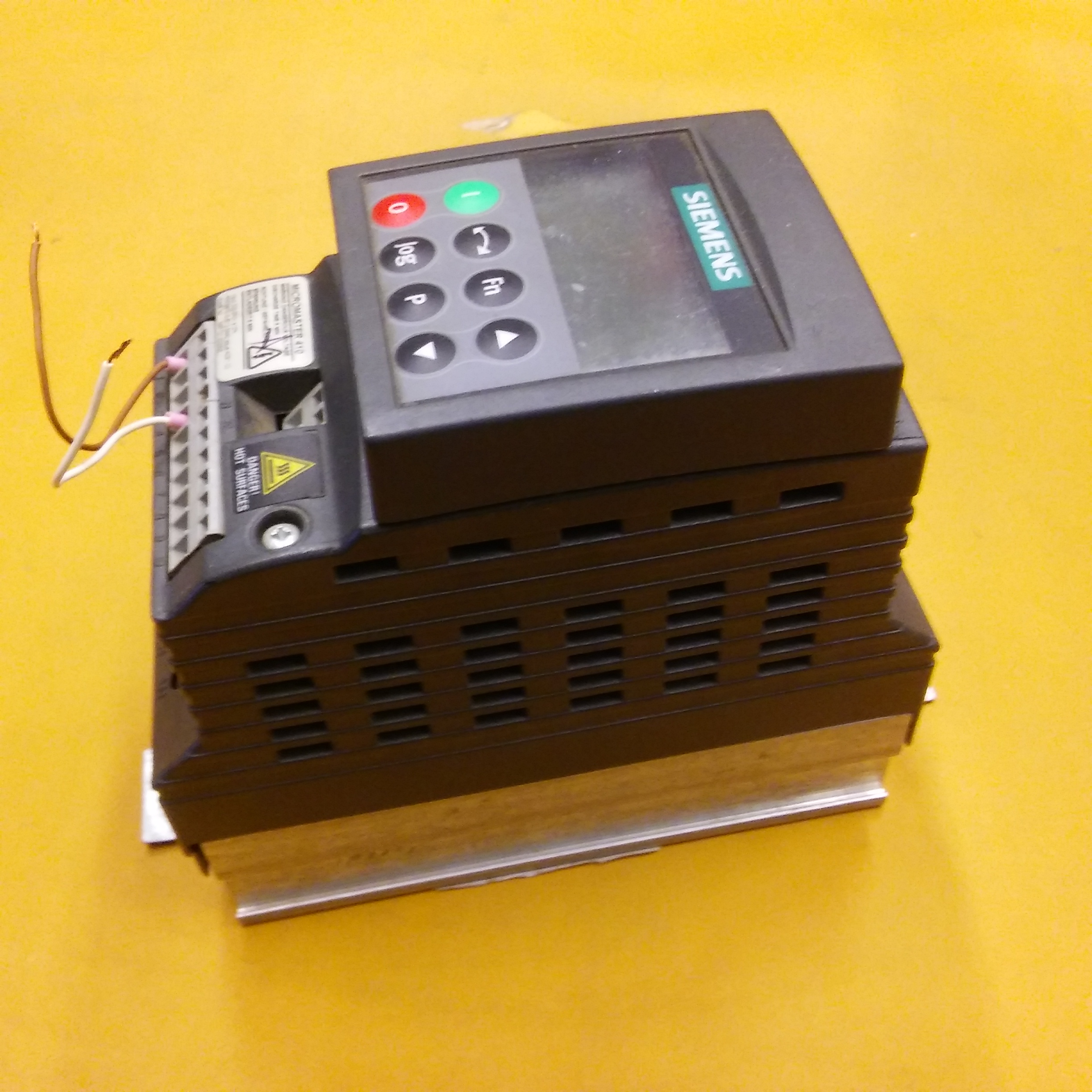 SIEMENS 6SE6410-2UB12-5AA0 MICROMASTER 410 0,27KW SÜRÜCÜ