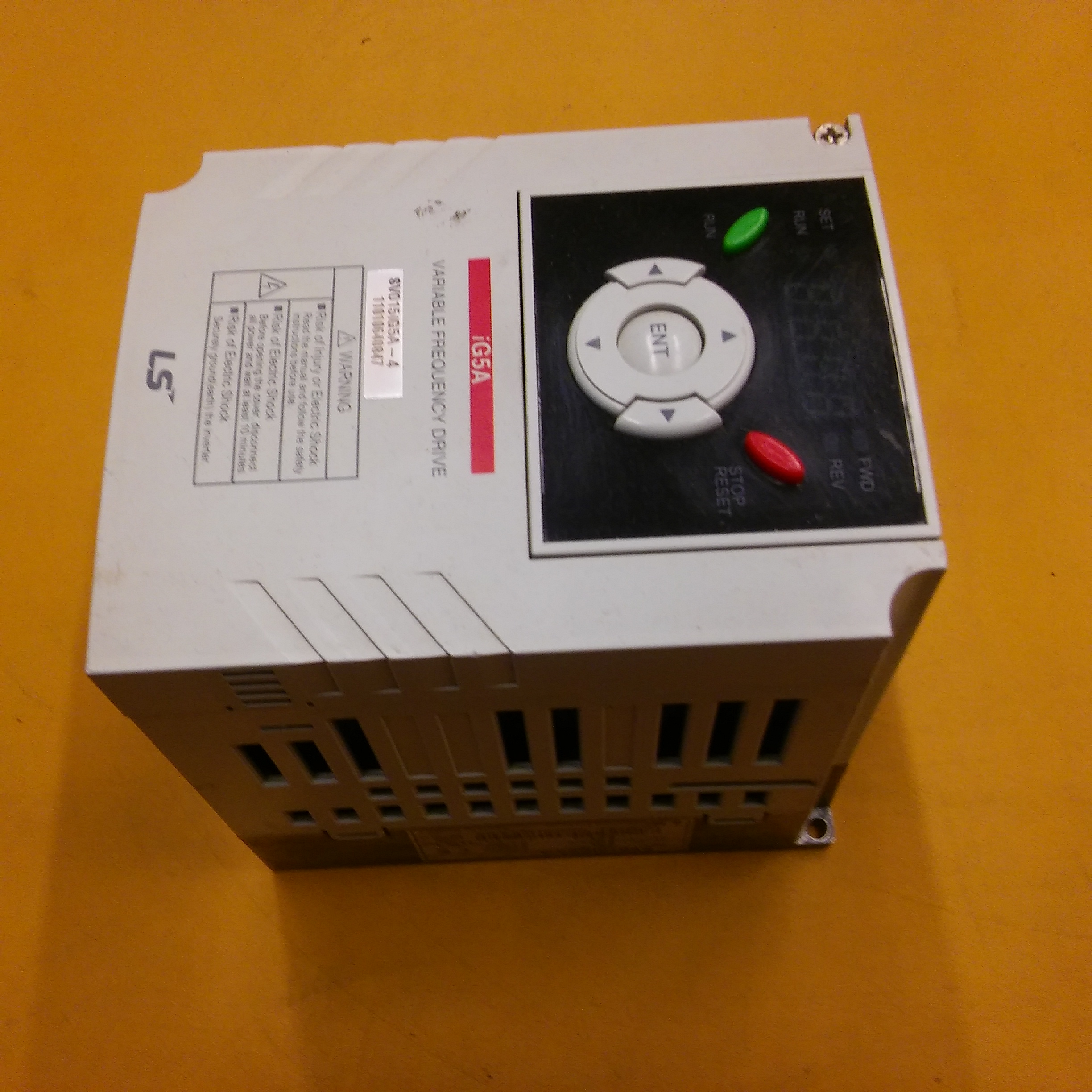 LS SV015İG5A-4 3,0 KVA 380V İG5A 1,5 KW SÜRÜCÜ