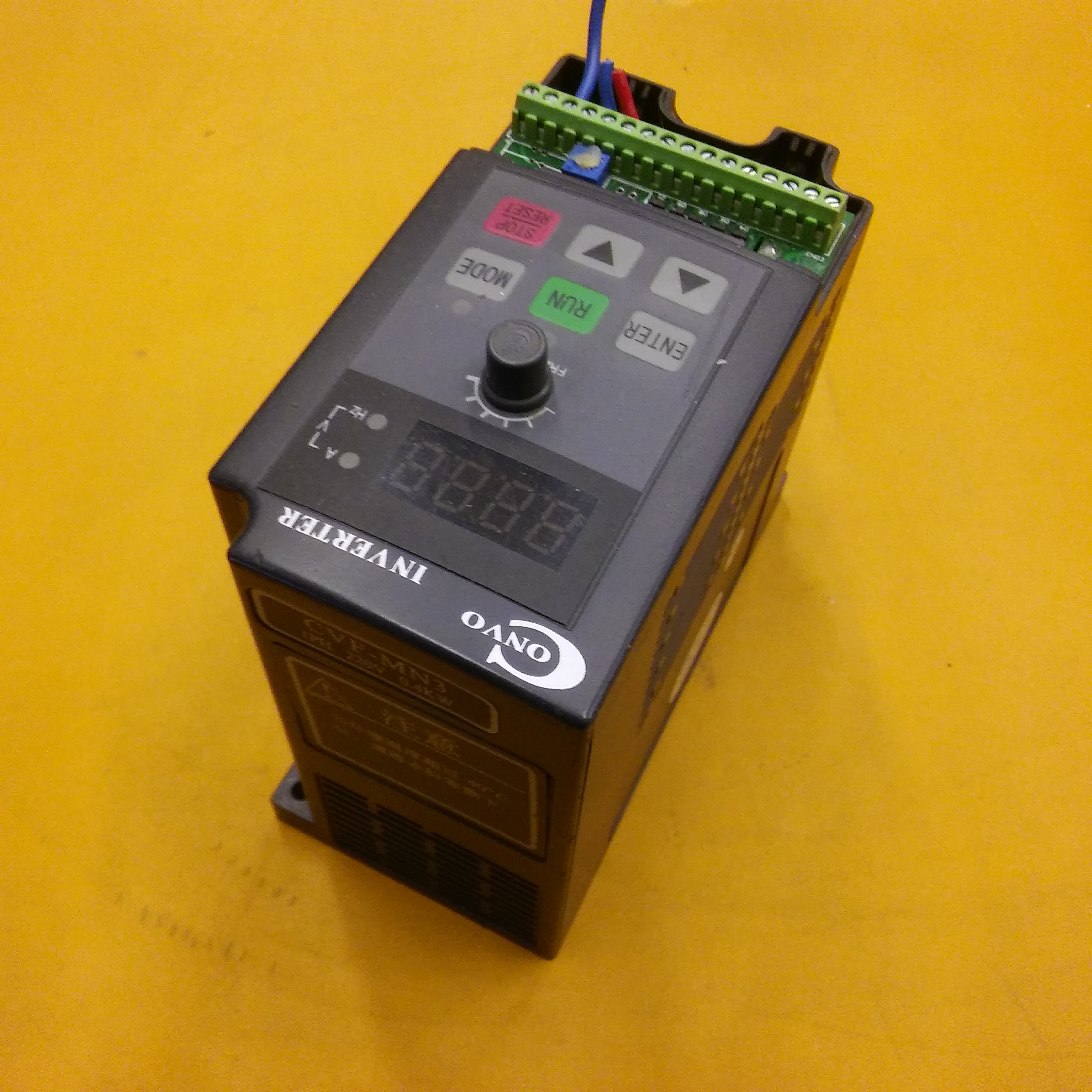 CONVO CNF-MN3 1,1KVA 0,40KW SÜRÜCÜ